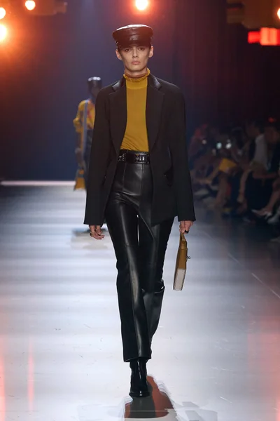 Look 4